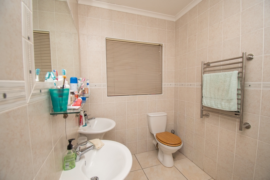3 Bedroom Property for Sale in Heldervue Western Cape